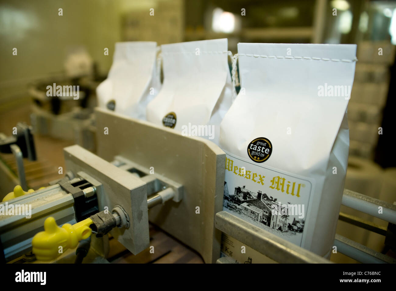 Le moulin à farine Wessex de Wantage, l'un des plus petits moulins à farine de blé miller roulant commercialement Banque D'Images