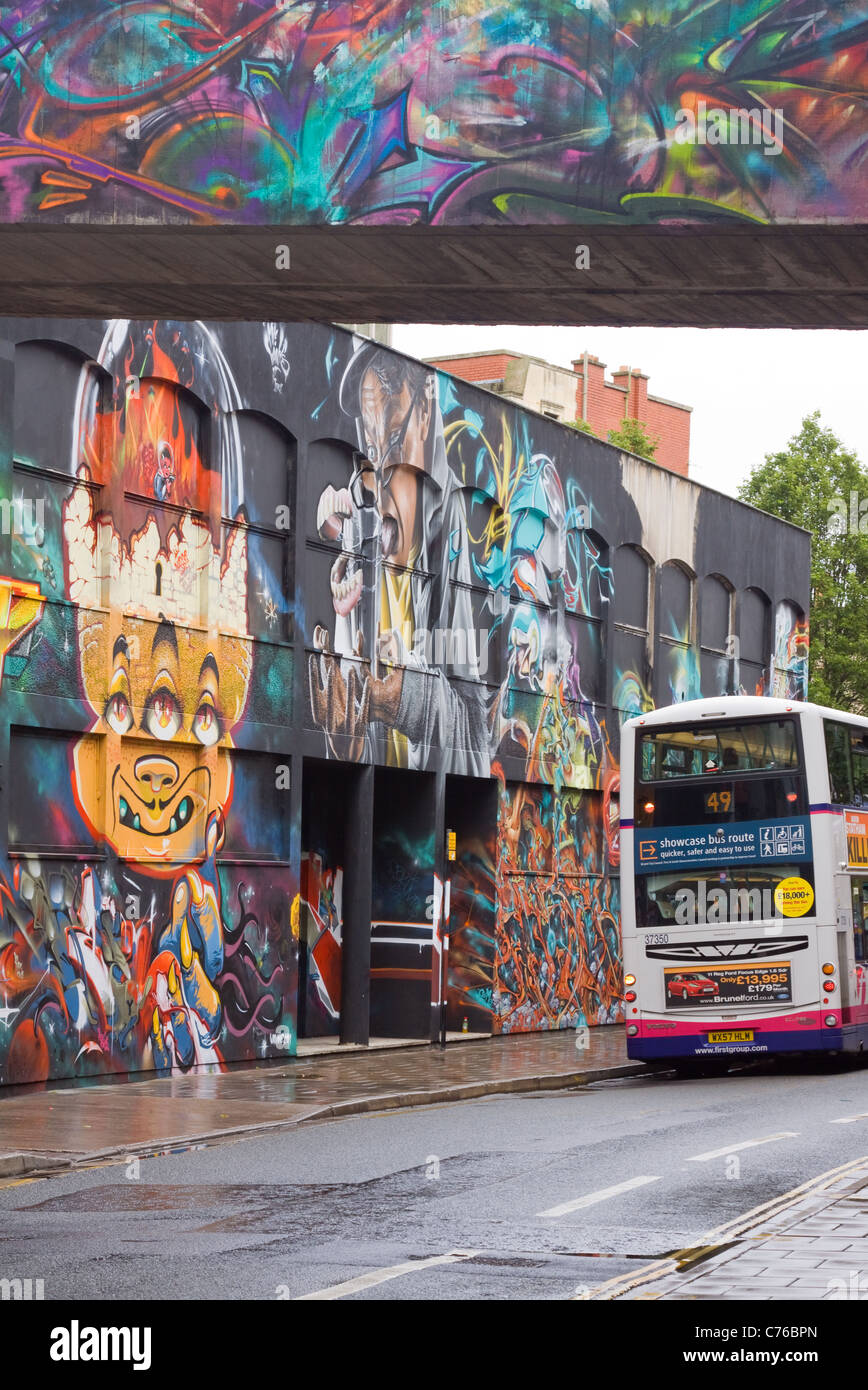 L'art urbain à l'autruche, projet arts de la rue Nelson Street, Bristol Banque D'Images