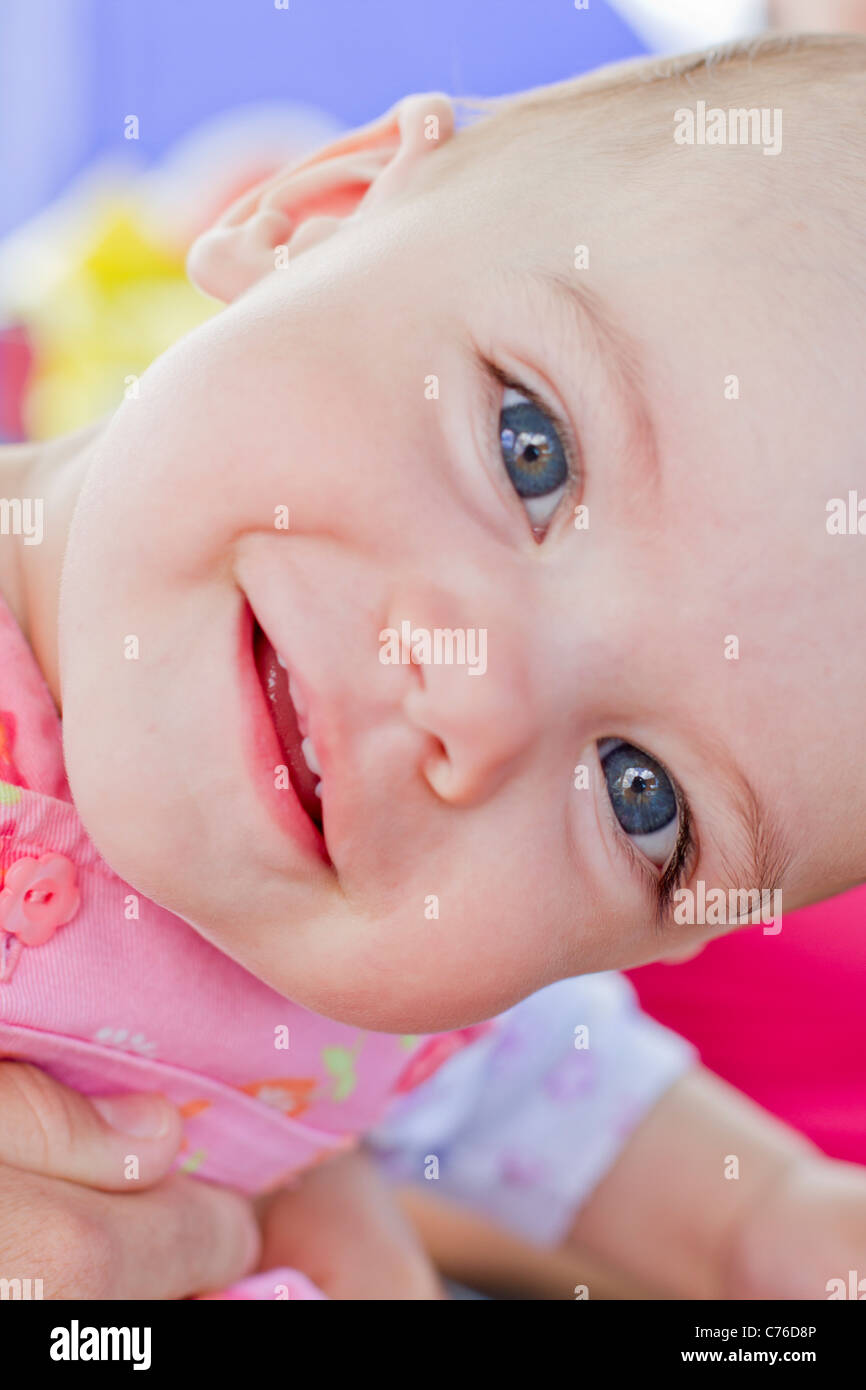 Happy Baby Girl with blue eyes Banque D'Images