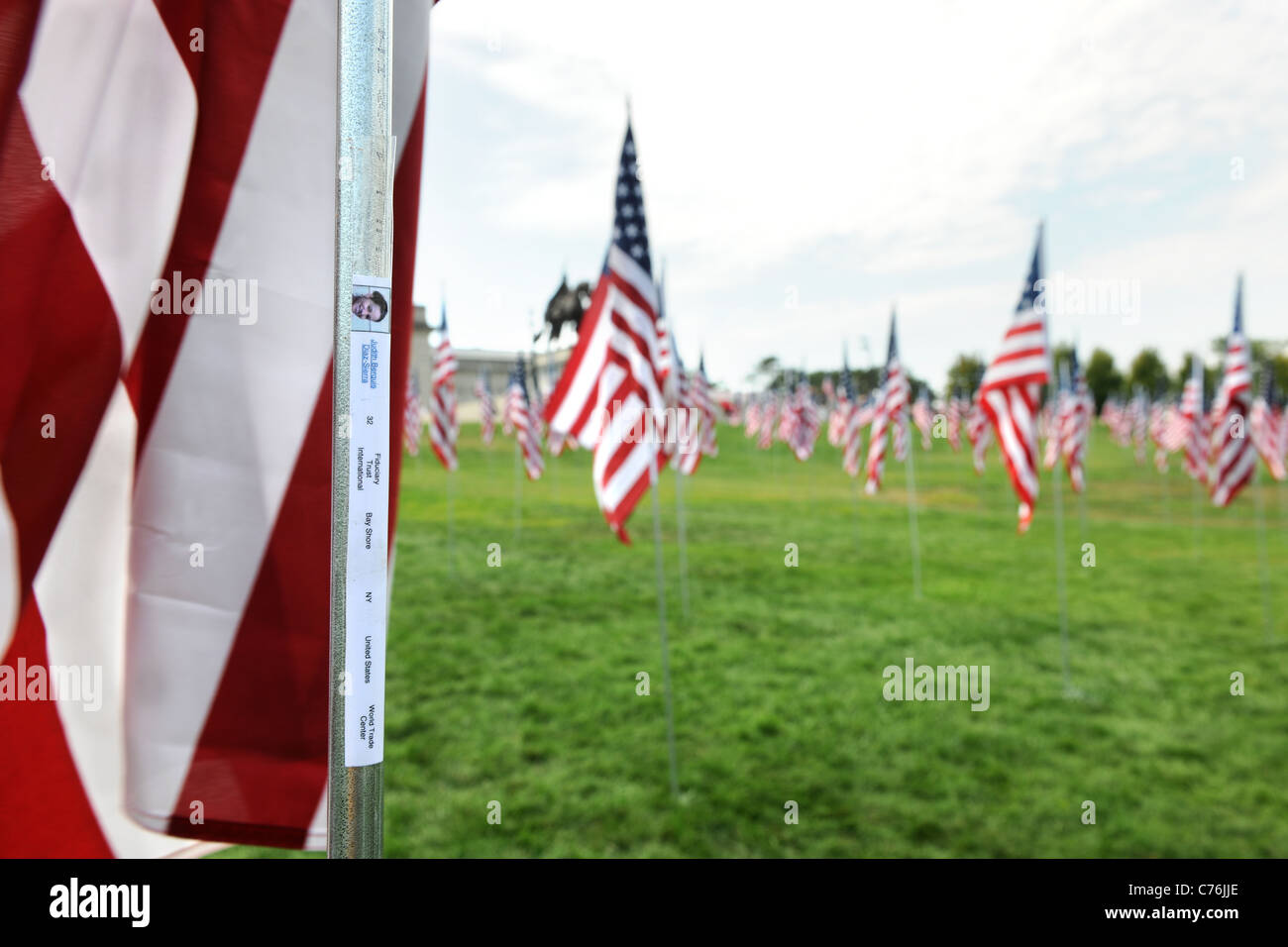 Près de 3000 drapeaux chaque nom avec des victimes de l'extérieur de la courbe 9-11 Saint Louis Art Museum. 13 septembre 2011, à Saint Louis Banque D'Images