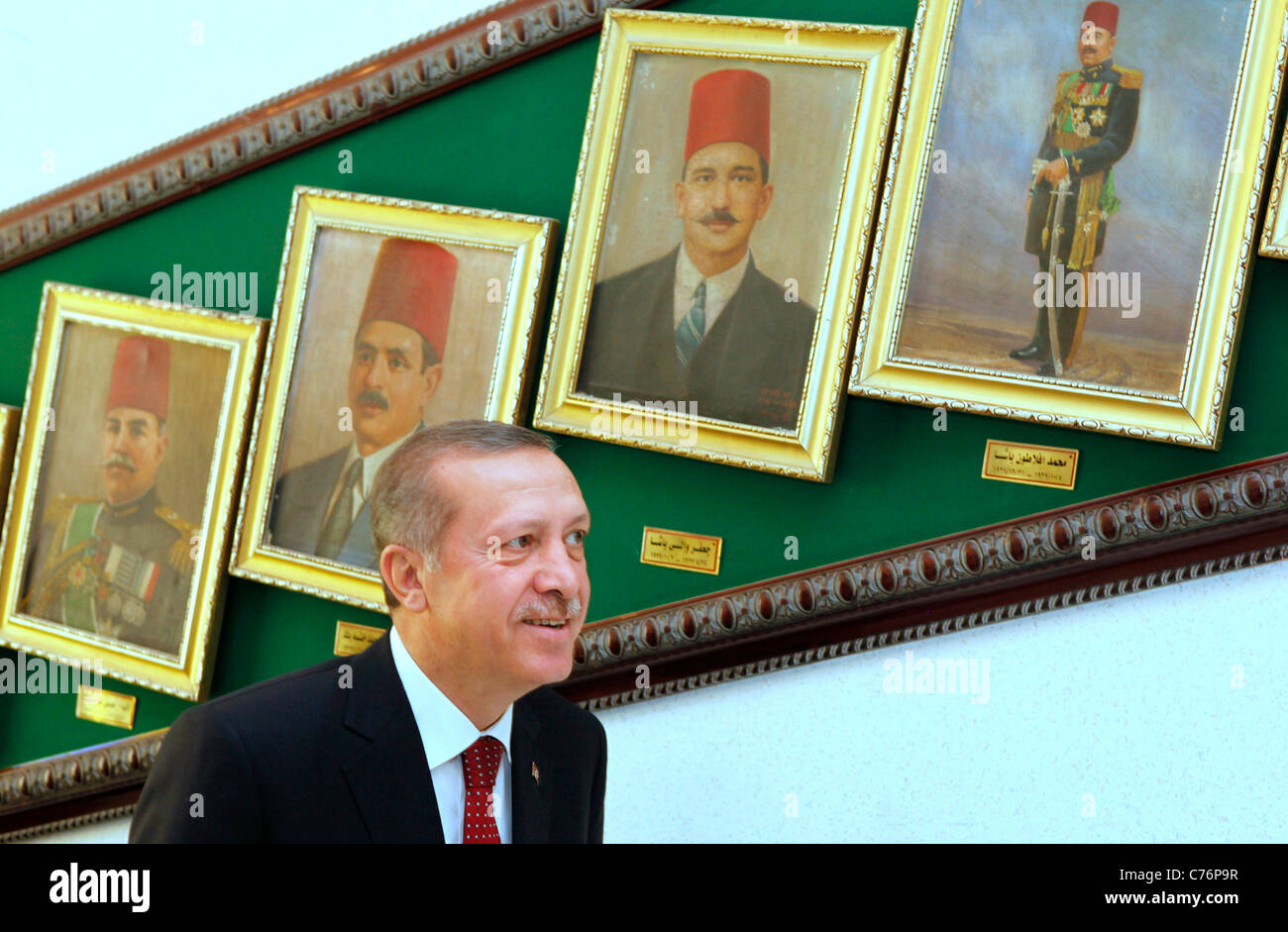 PM turc Erdogan rencontre le dirigeant militaire de l'Égypte Tantaoui au ministère de la Défense sur la visite d'Erdogan en Egypte Banque D'Images