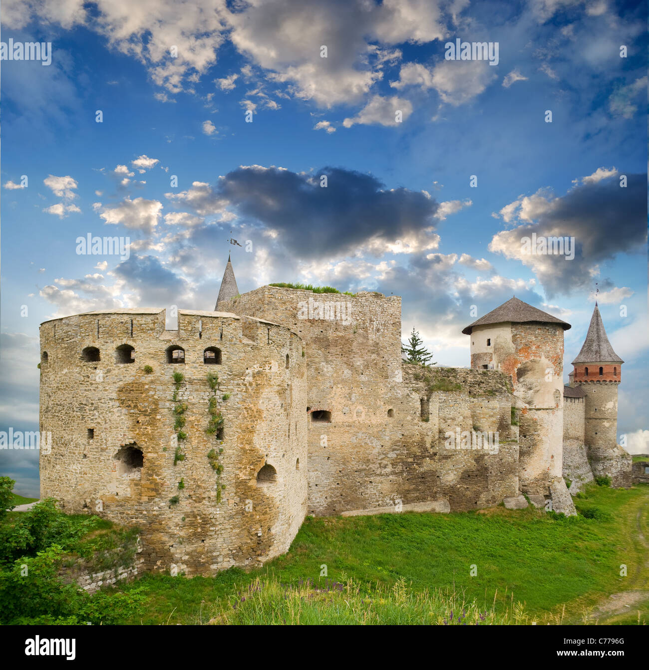 Ancien château de Kamyanets-Podilsky. Patrimoine National, la photographie est autorisée. Banque D'Images