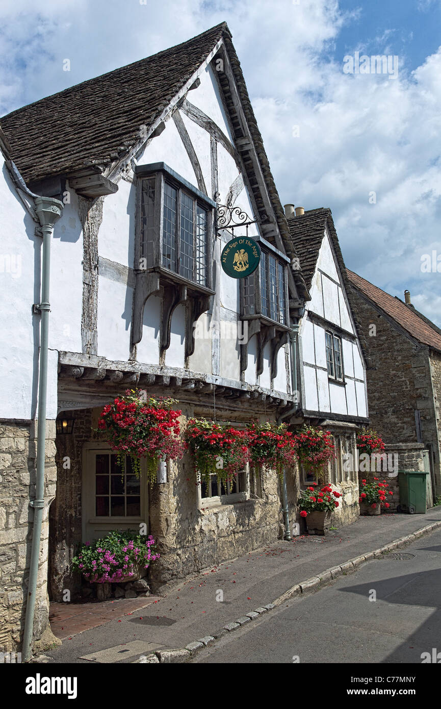 À l'enseigne de l'Ange dans le village de Lacock Angleterre UK Banque D'Images