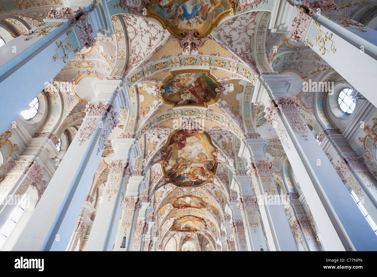 Germany, Bavaria, Munich, Heilig Geist Harzberg alias Saint-esprit Église, intérieur baroque Banque D'Images