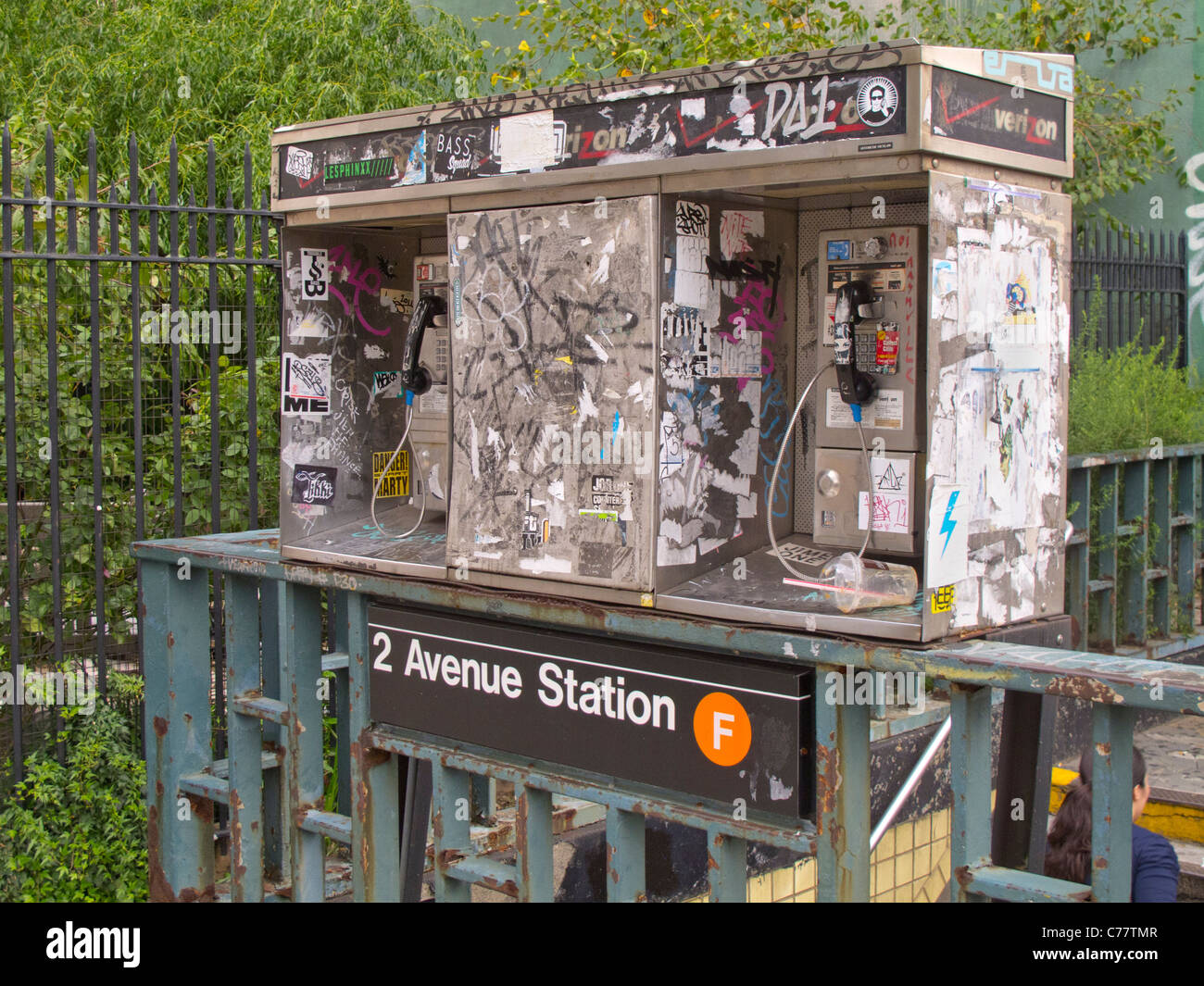 La station de métro de la 2e avenue à New York City graffiti Banque D'Images