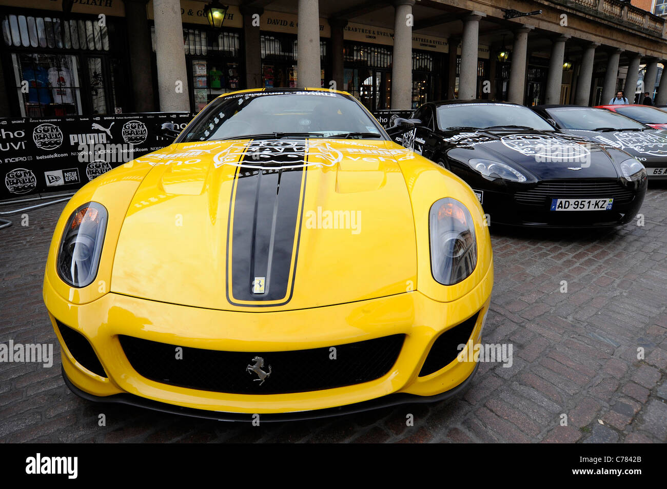 Voitures Super rallye Gumball 2011 à Covent Garden à Londres Banque D'Images