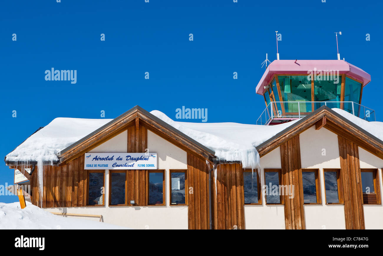 Tour de contrôle de l'Altiport, Courchevel, Savoie, Rhone-Alpes, France. Banque D'Images