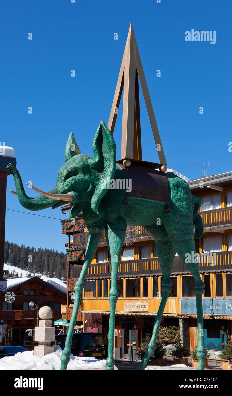 La sculpture de l'éléphant, Courchevel, Savoie, Rhone-Alpes, France. Banque D'Images