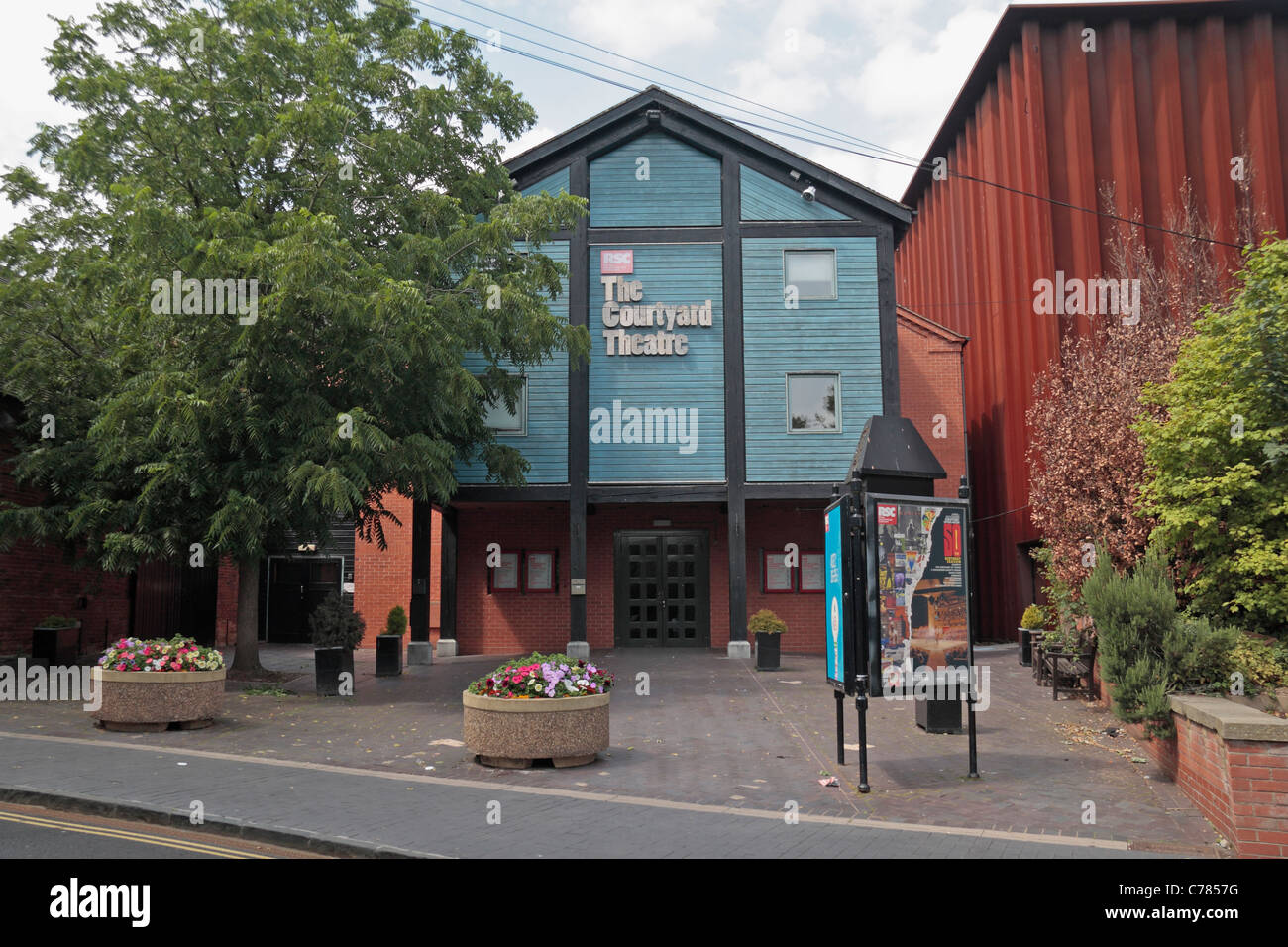 La Cour du théâtre, l'accueil temporaire RSC au cours de réaménagement, à Stratford upon Avon, Warwickshire, Royaume-Uni. Banque D'Images