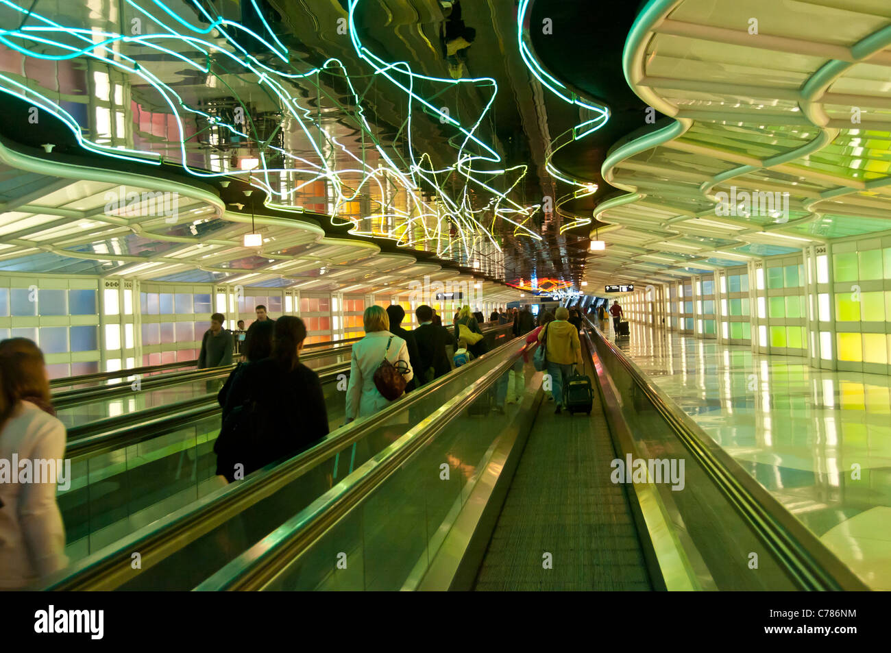 Le passage souterrain entre la borne 2 et 3 à l'aéroport de Chicago O'Hare Banque D'Images