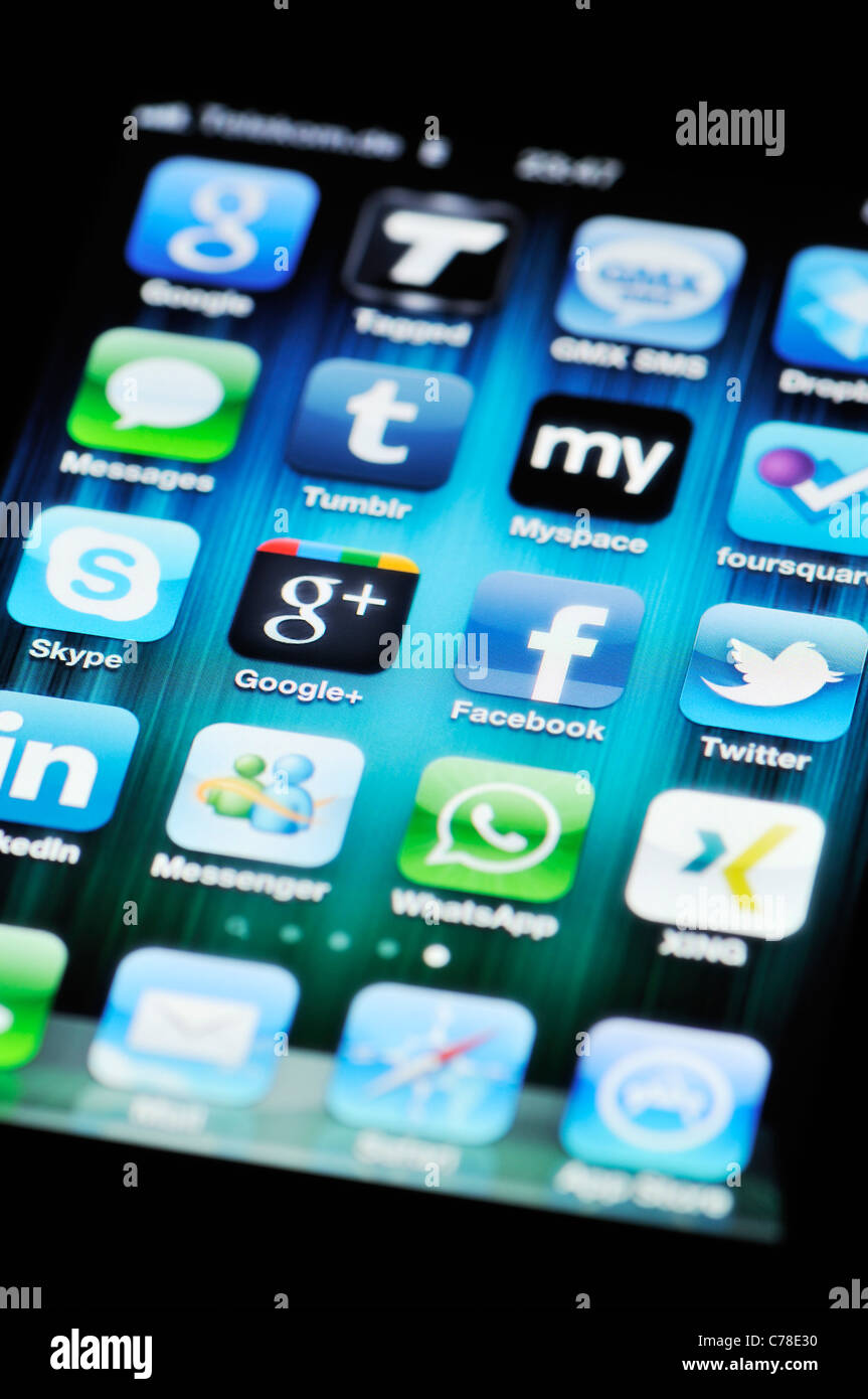 Les applications de médias sociaux sur Apple iPhone 4 Banque D'Images