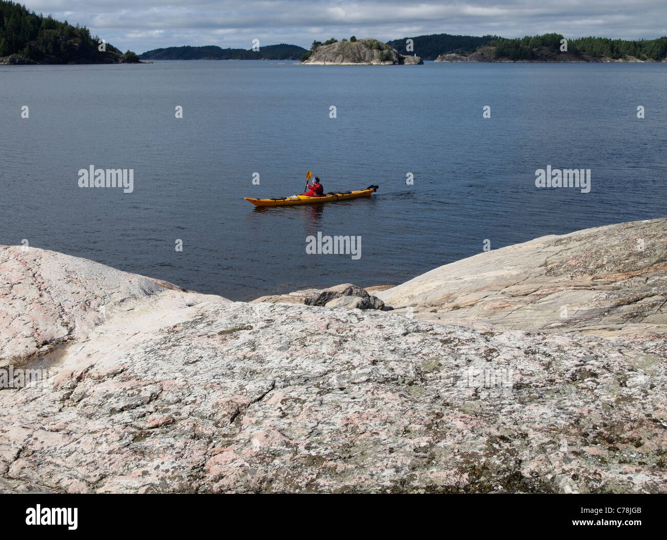 Kayak de mer, Kalvön, Bohuslän, Suède Banque D'Images