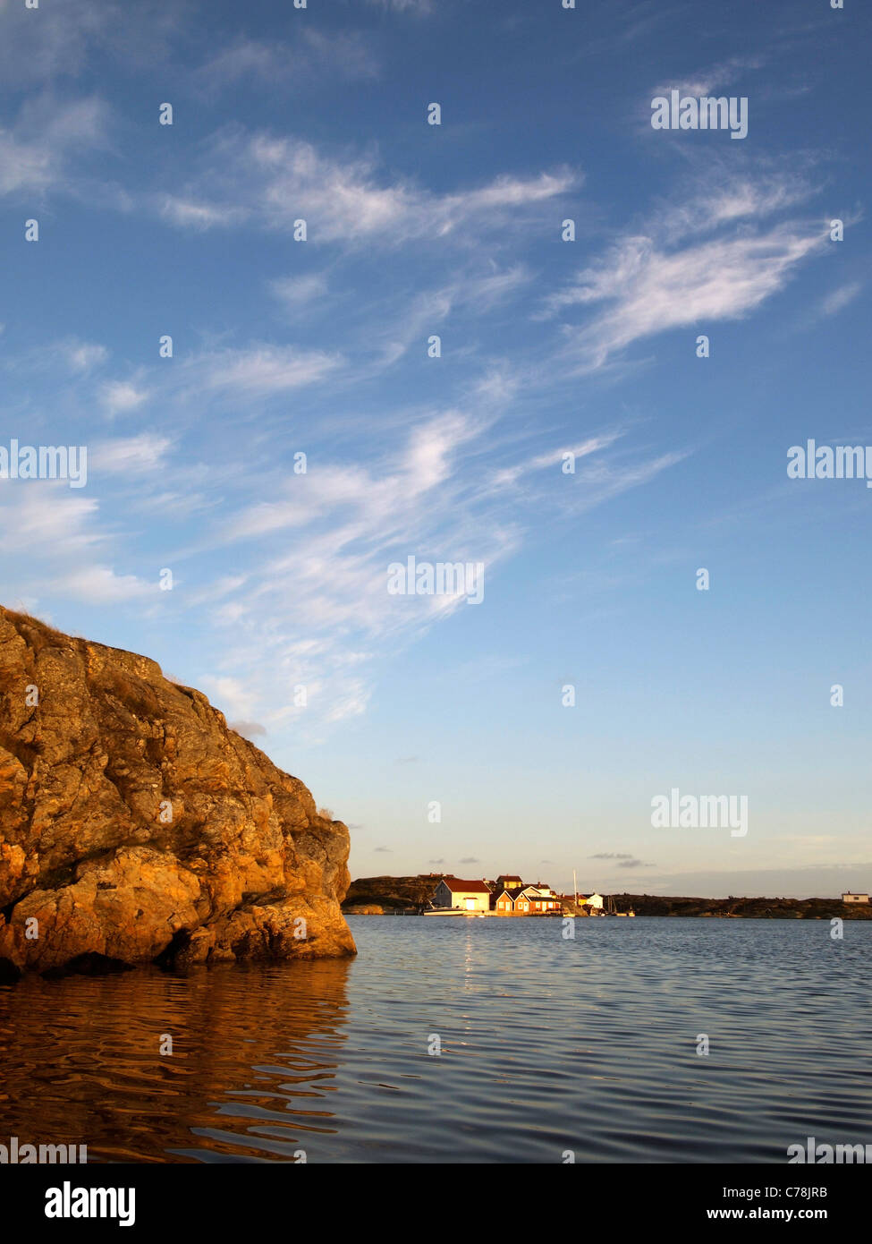 Lumière du soir sur la falaise près de Stocken, Bohuslän, Suède Banque D'Images