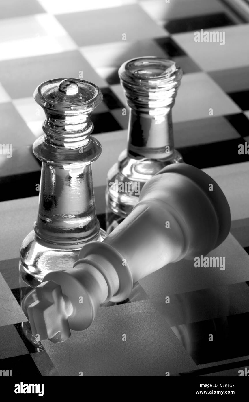 Pièces des échecs en verre Banque D'Images