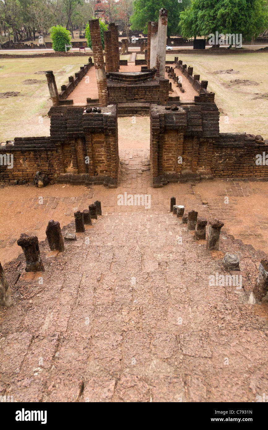 Ancien temple khmer Wat Chang Lom à Si Satchanalai Historical Park, près de Sukhothai, Thaïlande Banque D'Images