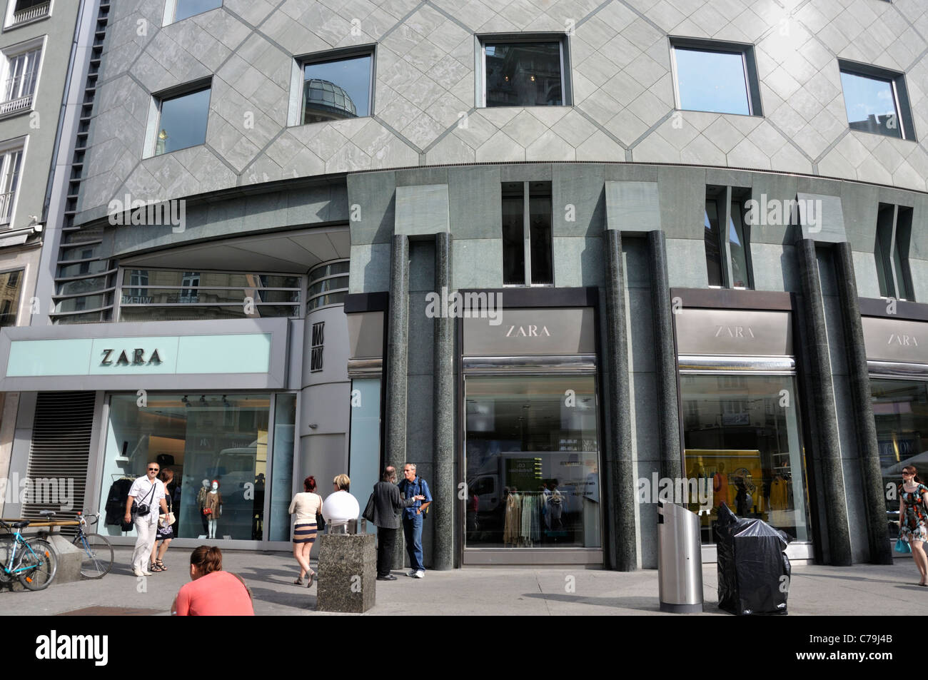 Boutique Zara à Stephansplatz, Vienne, Autriche, Europe Photo Stock - Alamy