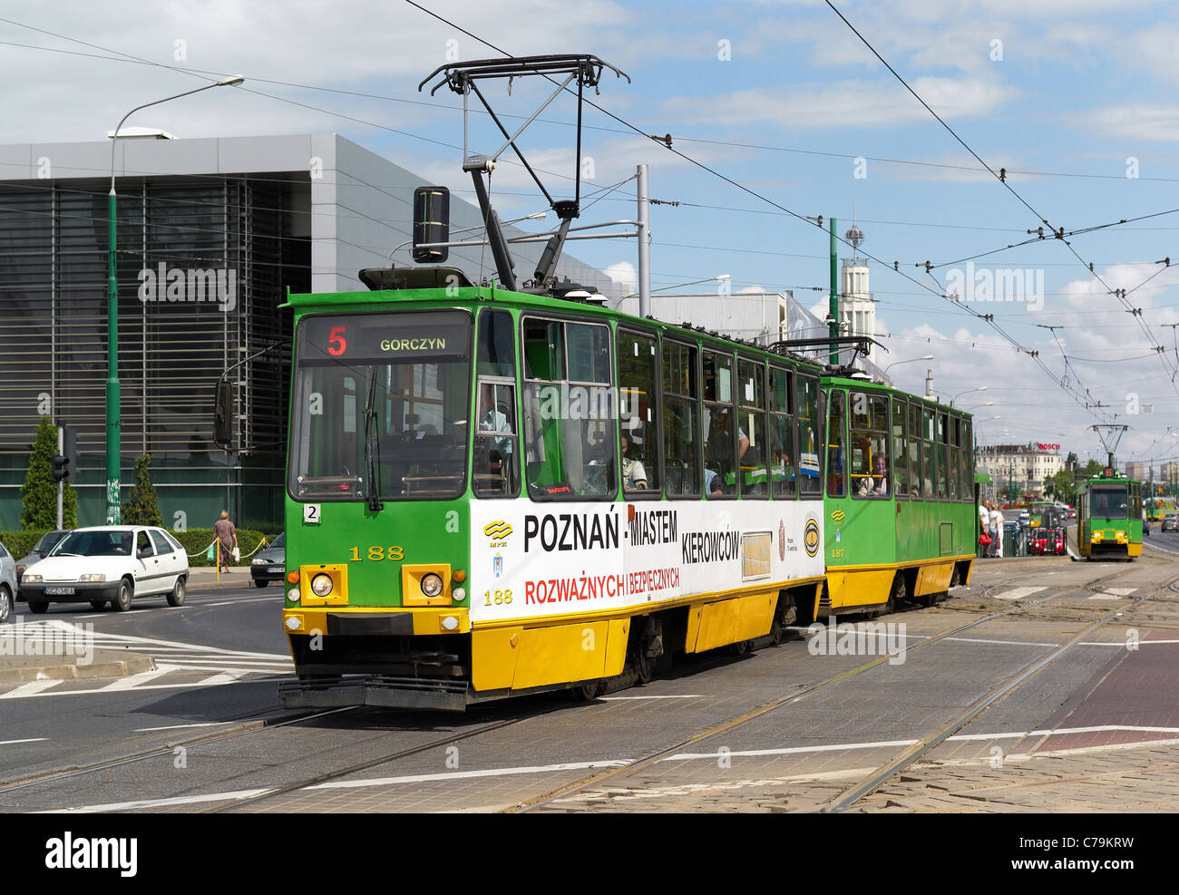 Scène de rue avec un tramway, Poznan, Pologne Banque D'Images