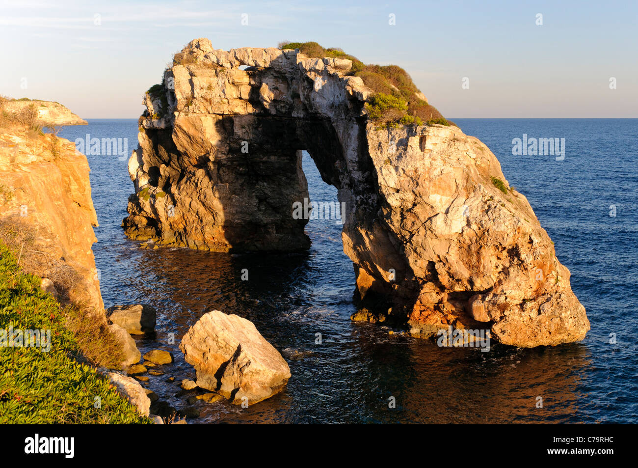 Es Pontas, un passage rocheux naturel au large de la côte de Cala Santanyi, Majorque, Iles Baléares, Espagne, Europe Banque D'Images