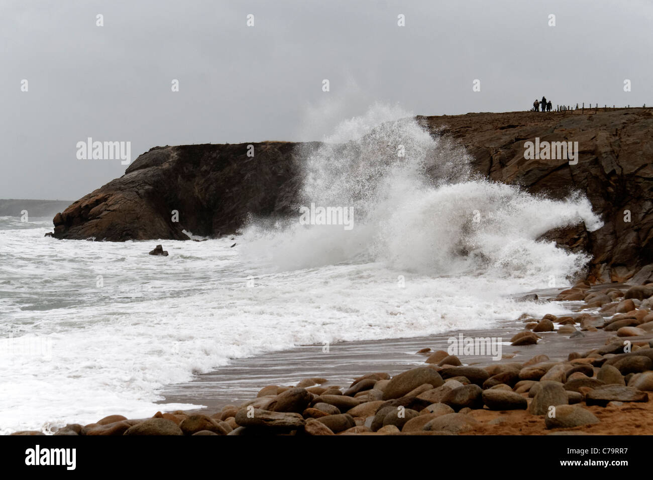 Tempête sur la côte sauvage de la presqu'île de Quiberon (Morbihan, Bretagne, France). Banque D'Images