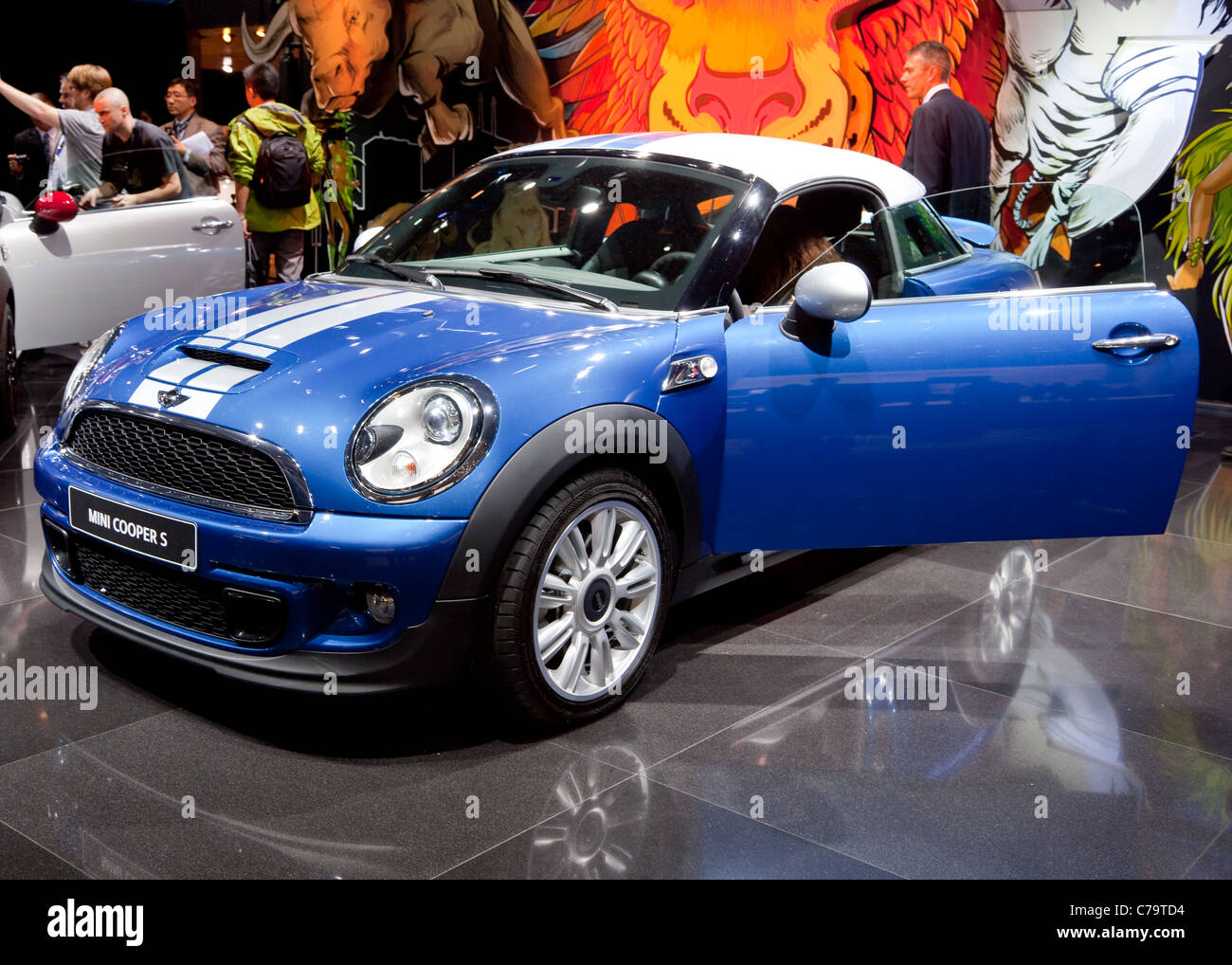 Nouvelle BMW MINI Coupé Cooper S sur l'IAA 2011 International Motor Show de Francfort am Main, Allemagne Banque D'Images