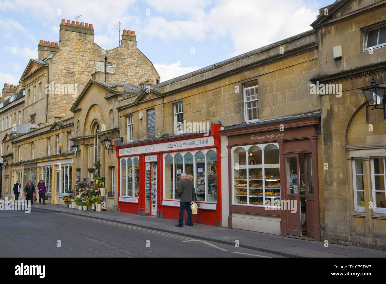 Argyle Street on Pulteney Bridge over River Avon par Robert Adam, Bath, Somerset, England, UK Banque D'Images