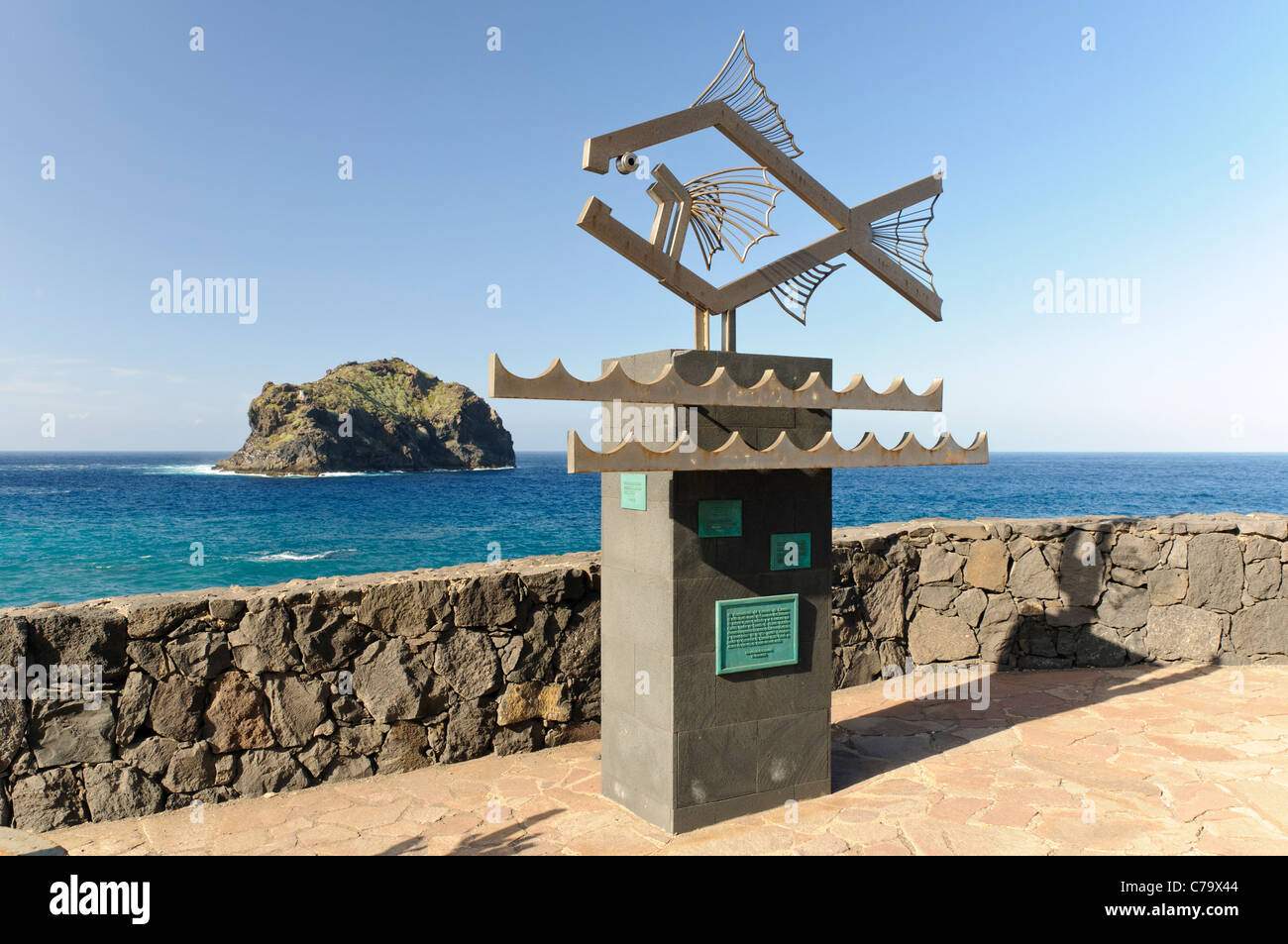 Sculpture Poisson, Roque de Garachico rock dans le dos, Garachico, Tenerife, Canaries, Espagne, Europe Banque D'Images