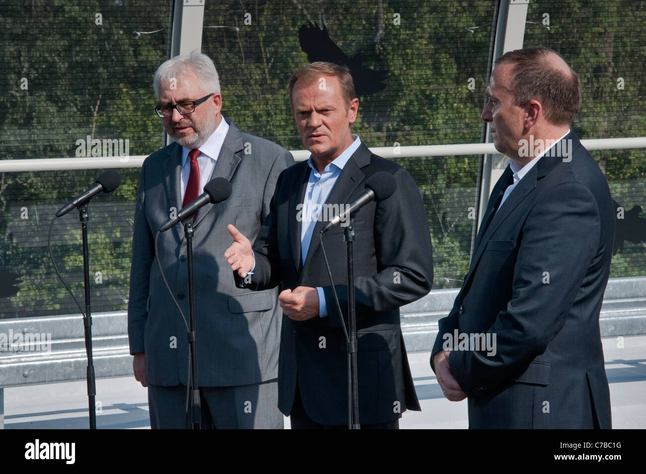 Le Premier ministre polonais Donald Tusk s'exprimant lors de l'inauguration du nouveau pont Redzinski, le 27 août 2011, à Wrocław, en Pologne Banque D'Images