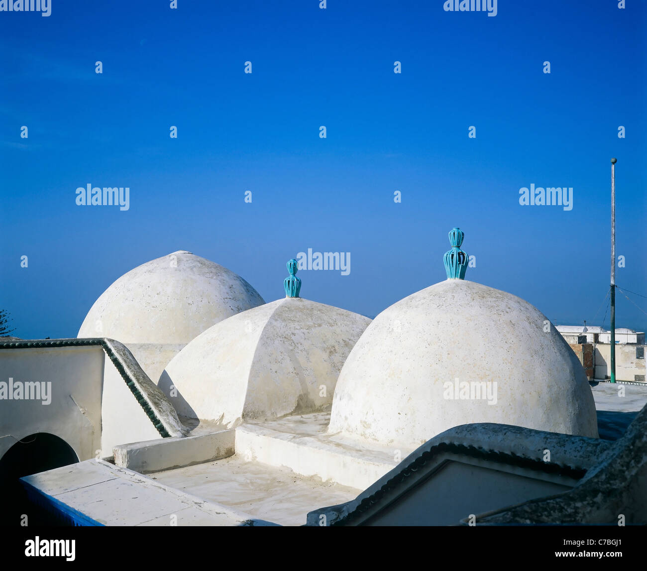 Sidi Bou Saïd, Tunisie, Afrique du Nord, coupoles blanches du toit de Sidi Bou Said Zaouïa (mausolée), Banque D'Images