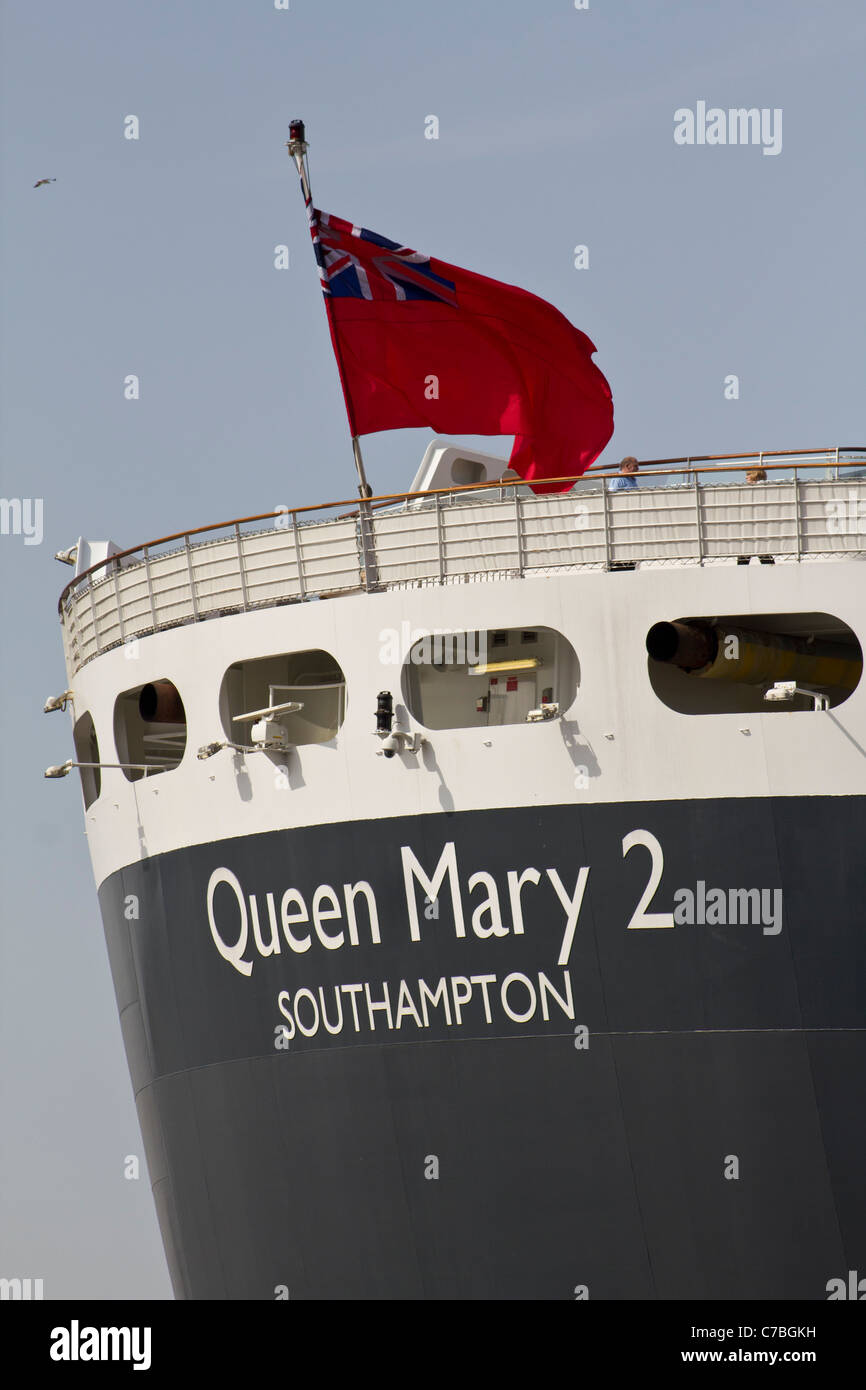 Le Queen Mary 2, amarré au bord de Liverpool sur la Mersey Banque D'Images