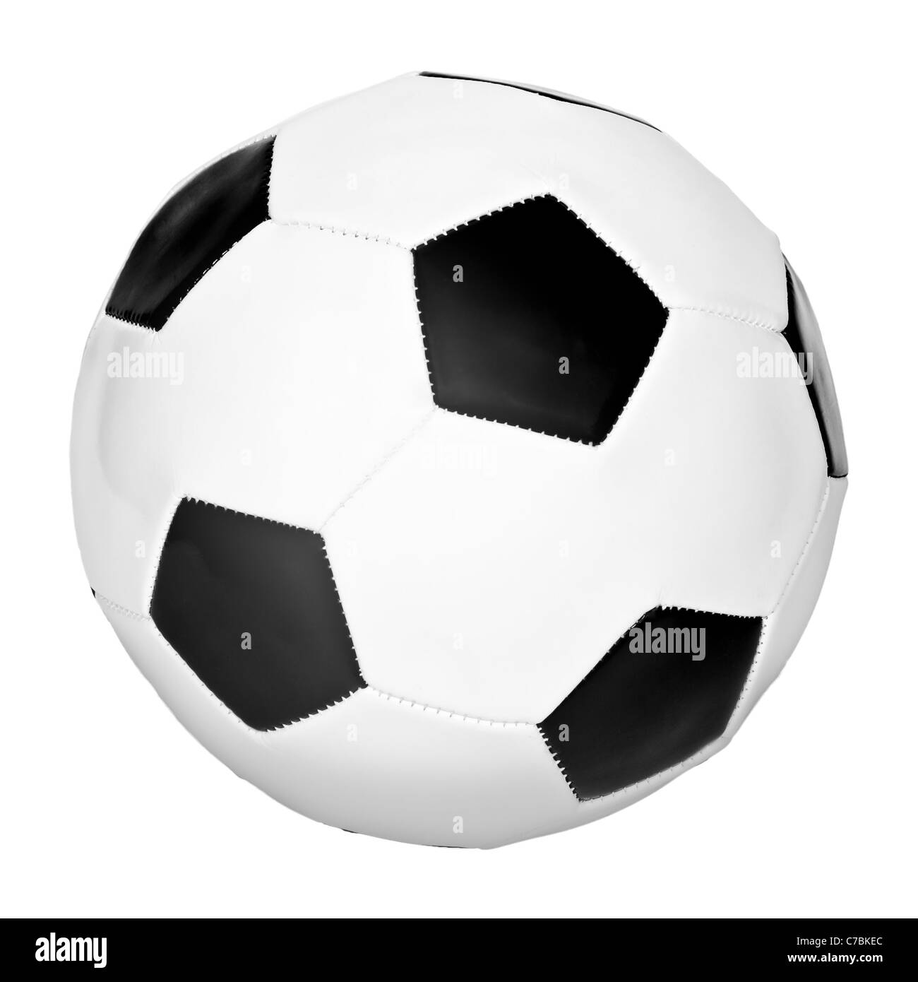 Ballon de football noir et blanc isolé sur fond blanc Banque D'Images
