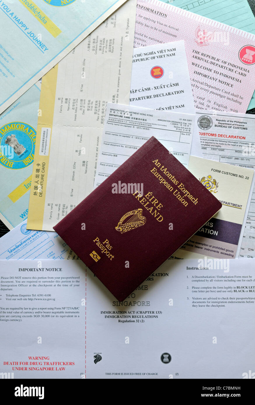 Carte de débarquement débarquement formulaire d'immigration demande de visa  de voyage Carte de l'Agence des frontières tourisme asie requis essentiels  Photo Stock - Alamy