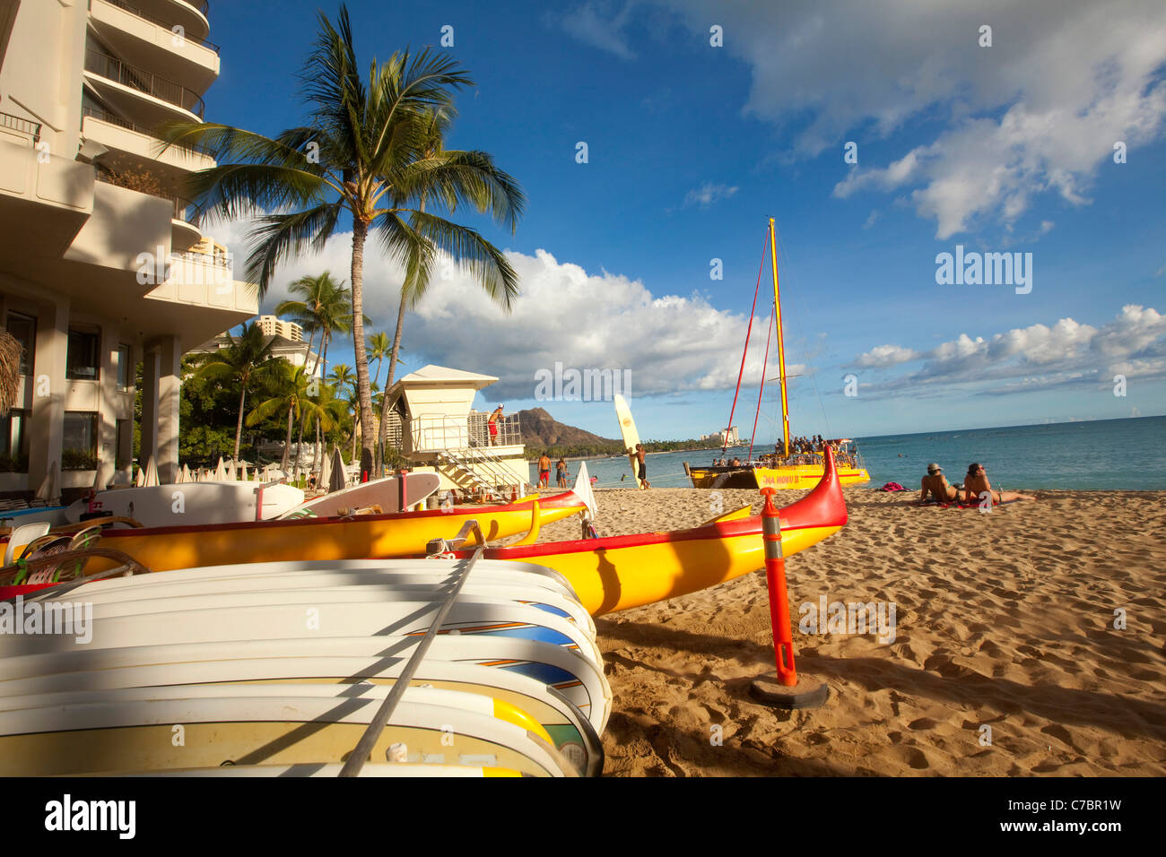 La plage de Waikiki, Honolulu, Oahu, Hawaii Banque D'Images