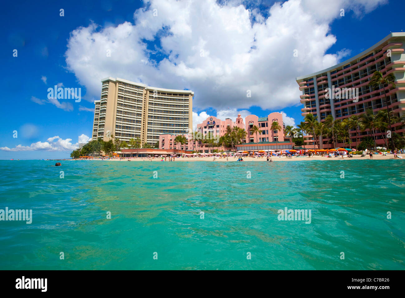 Hôtel Royal Hawaiian, la plage de Waikiki, Honolulu, Oahu, Hawaii Banque D'Images