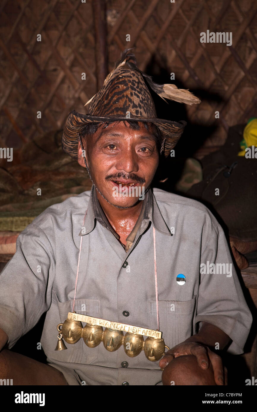 L'Inde, Nagaland, Longwa, l'Angh, chef de villages Naga Konyak Banque D'Images