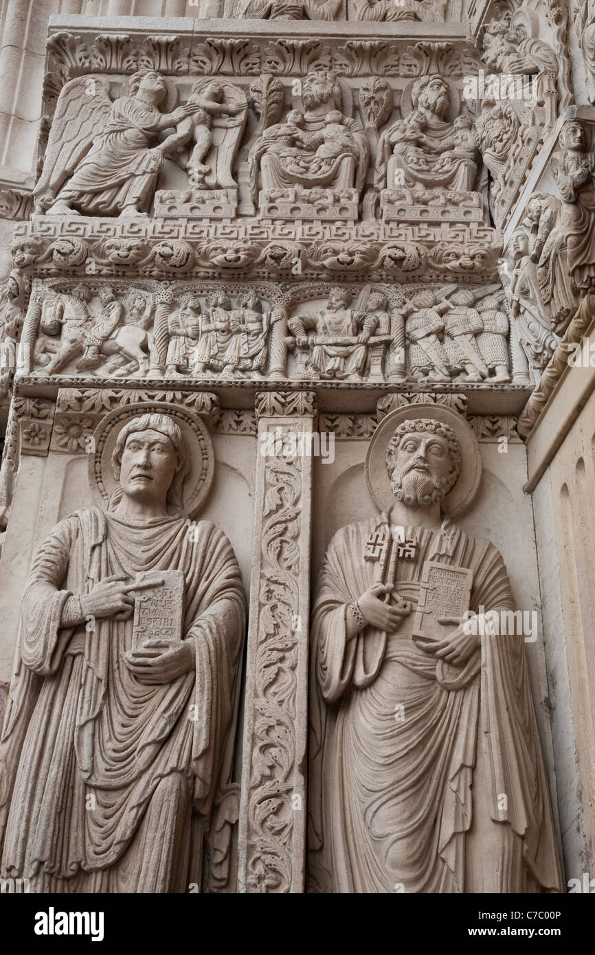 Façade de l'Église St Trophime, Arles, France Banque D'Images