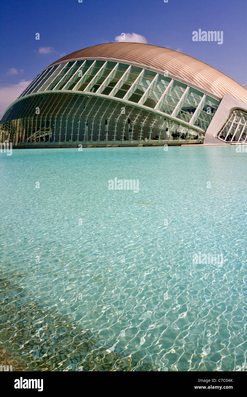 L'Hemisferic, Cité des Arts et des Sciences de l'architecte Santiago Calatrava, Valence, Espagne. Banque D'Images