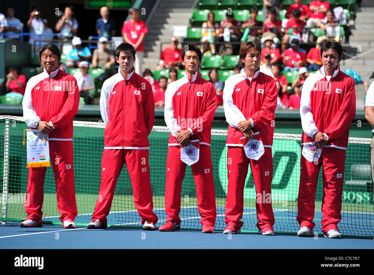 Line-up de l'équipe du Japon avant la Coupe Davis par BNP Paribas 2011 Championnat du monde. Banque D'Images