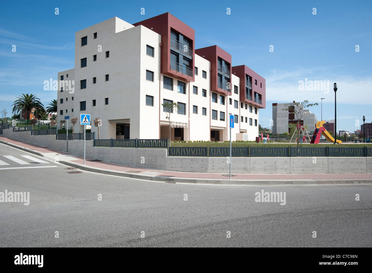 Bâtiment moderne à la périphérie de Santander en Espagne Banque D'Images