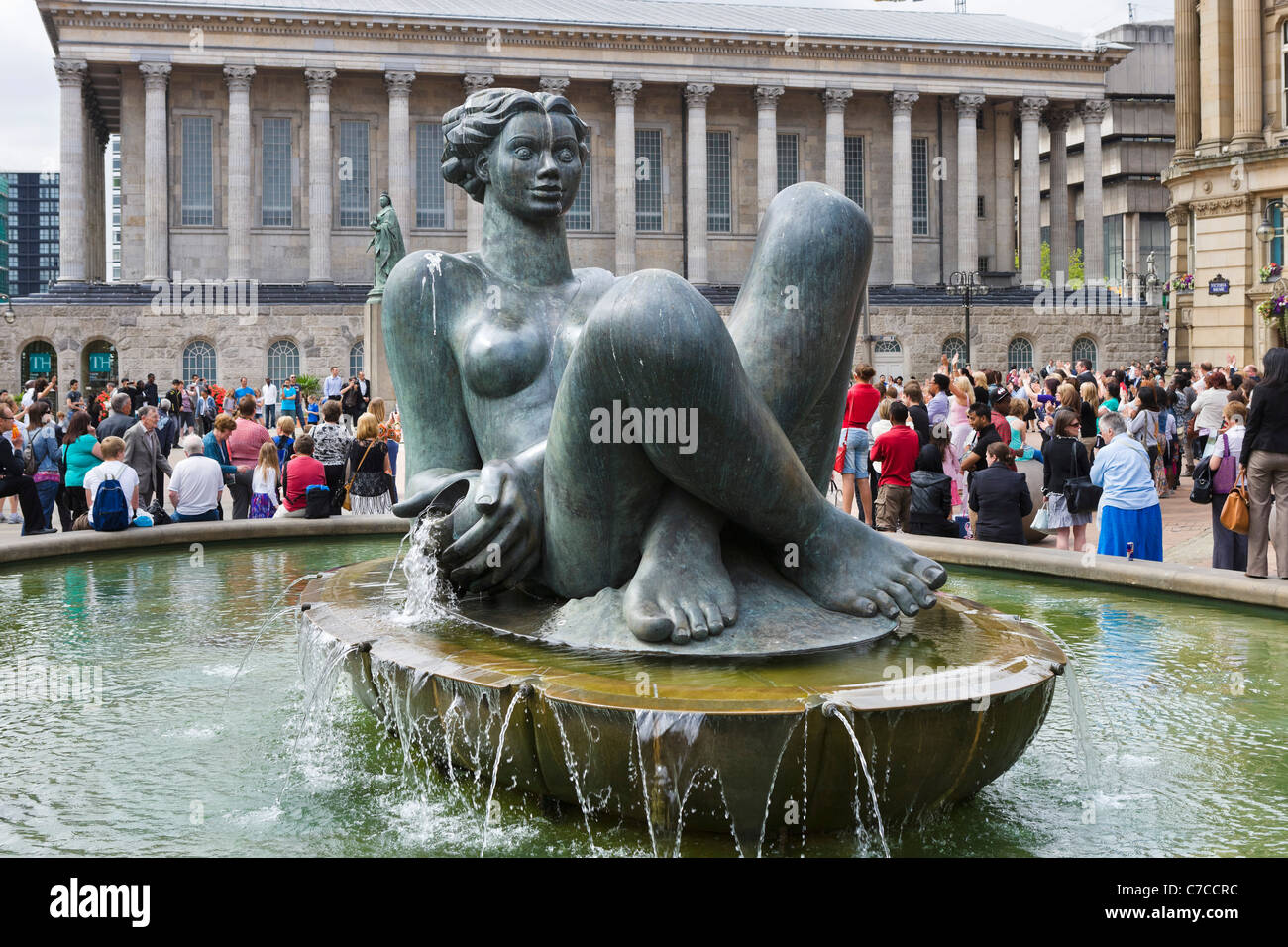 Dhruva Mistry's 'La Rivière' fontaine et sculpture (connu localement comme "l'Floozie dans le Jacuzzi'), Victoria Square, Birmingham Banque D'Images