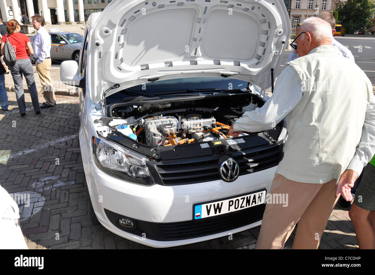 Voitures électriques (véhicules écologiques) Pièce - Show, salon en Pologne, Varsovie, 2011 - Volkswagen E-Caddy Banque D'Images