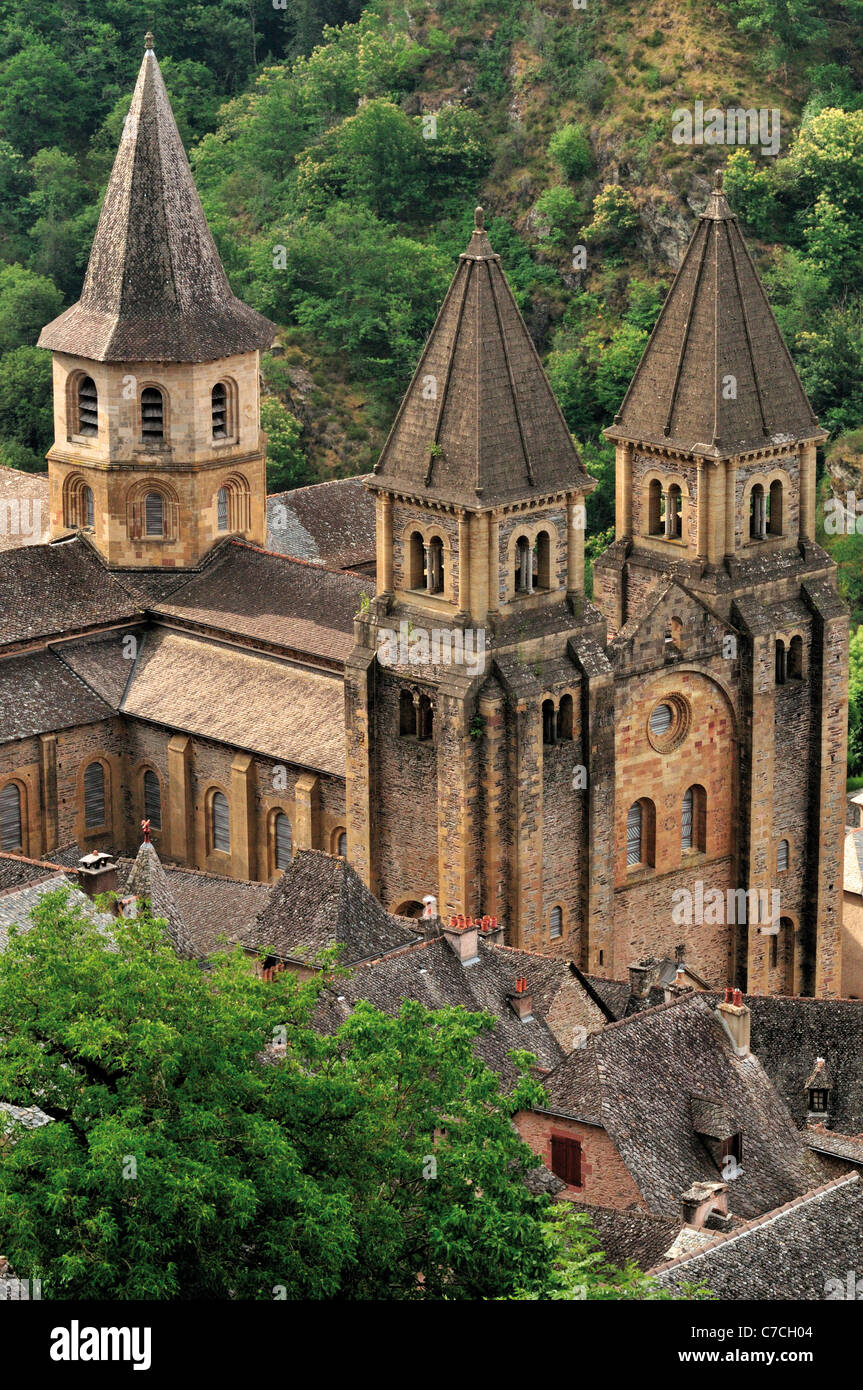 France, Saint James Way : Vue de l'abbaye Sainte-Foy de Conques Banque D'Images