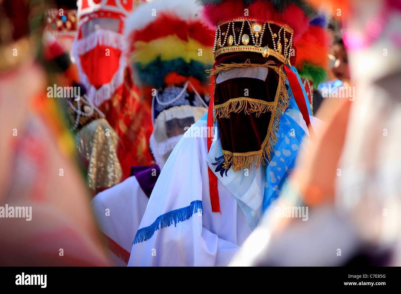 Chuncho, San Lorenzo, la Bolivie. Les hommes s'habillent de costumes traditionnels et de parade dans les rues pour cette fête religieuse traditionnelle près de Tarija Banque D'Images