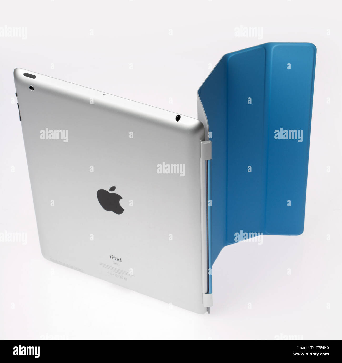 Apple ipad2 Smart cover bleu avec debout sur fond gris clair. Banque D'Images