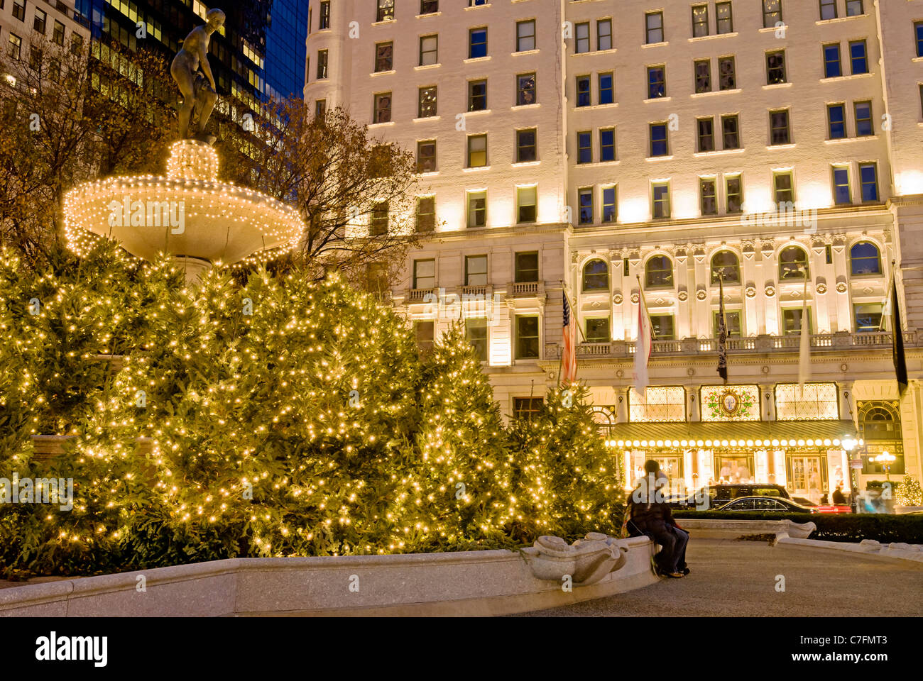 Les lumières de Noël Plaza Hotel Pulitzer Fountain Banque D'Images