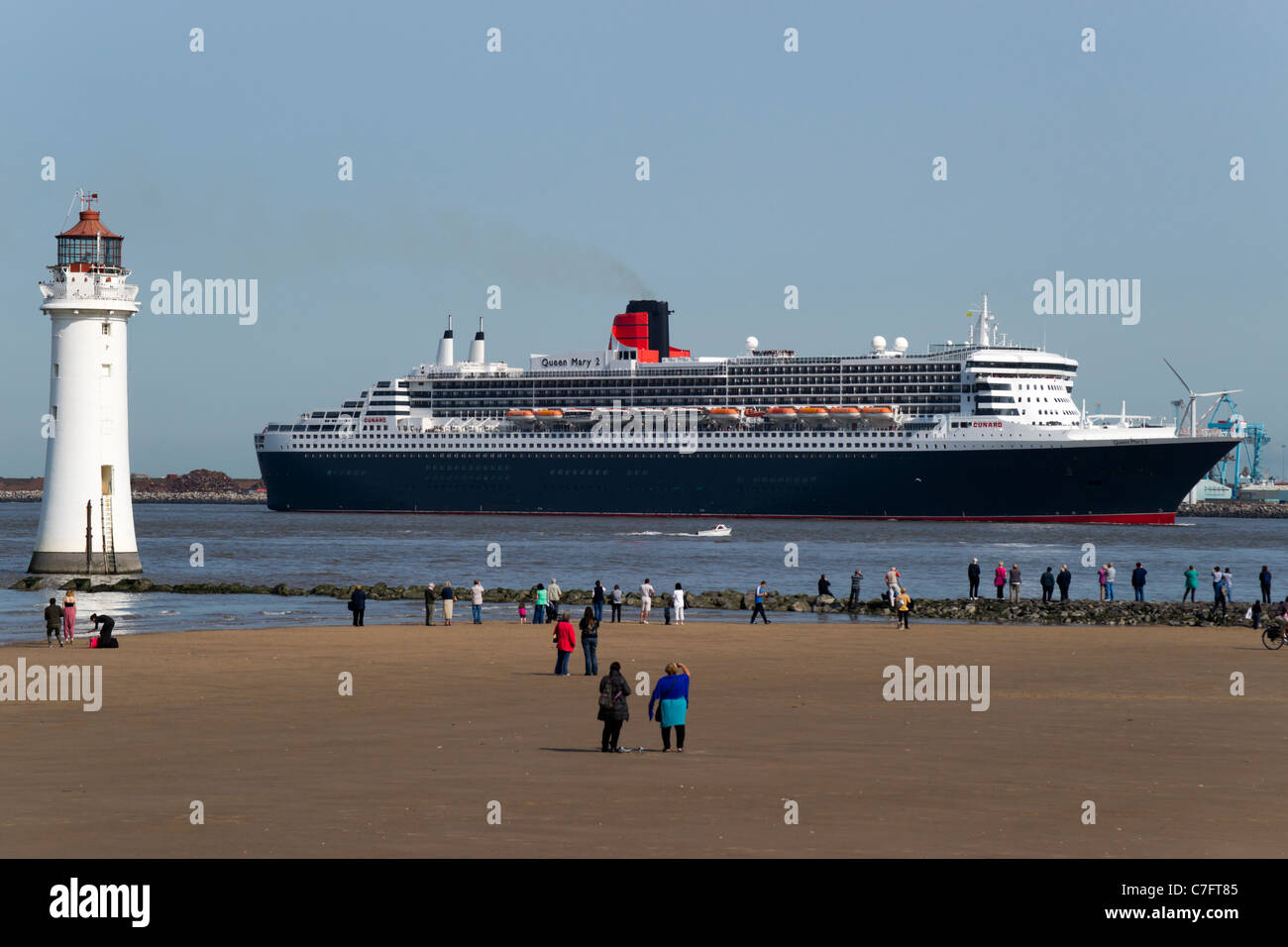 Le Queen Mary 2 visites Liverpool. Banque D'Images