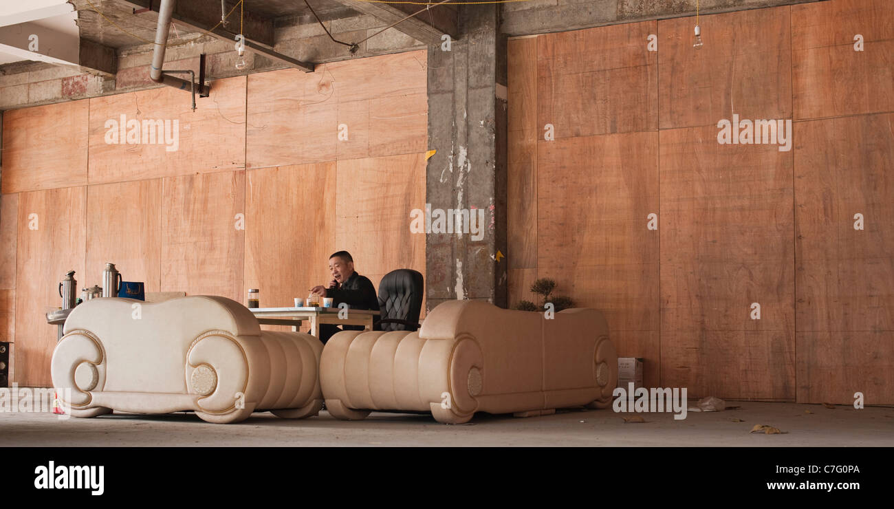 Ouvert aux affaires dans un lieux non fini Banque D'Images