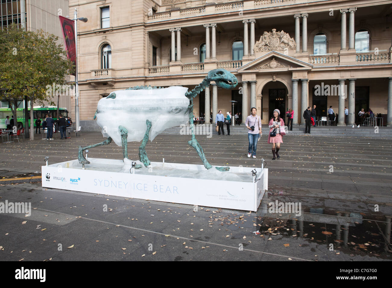 Sydney Ice sculpture Ours visite 2011, l'Australie Banque D'Images