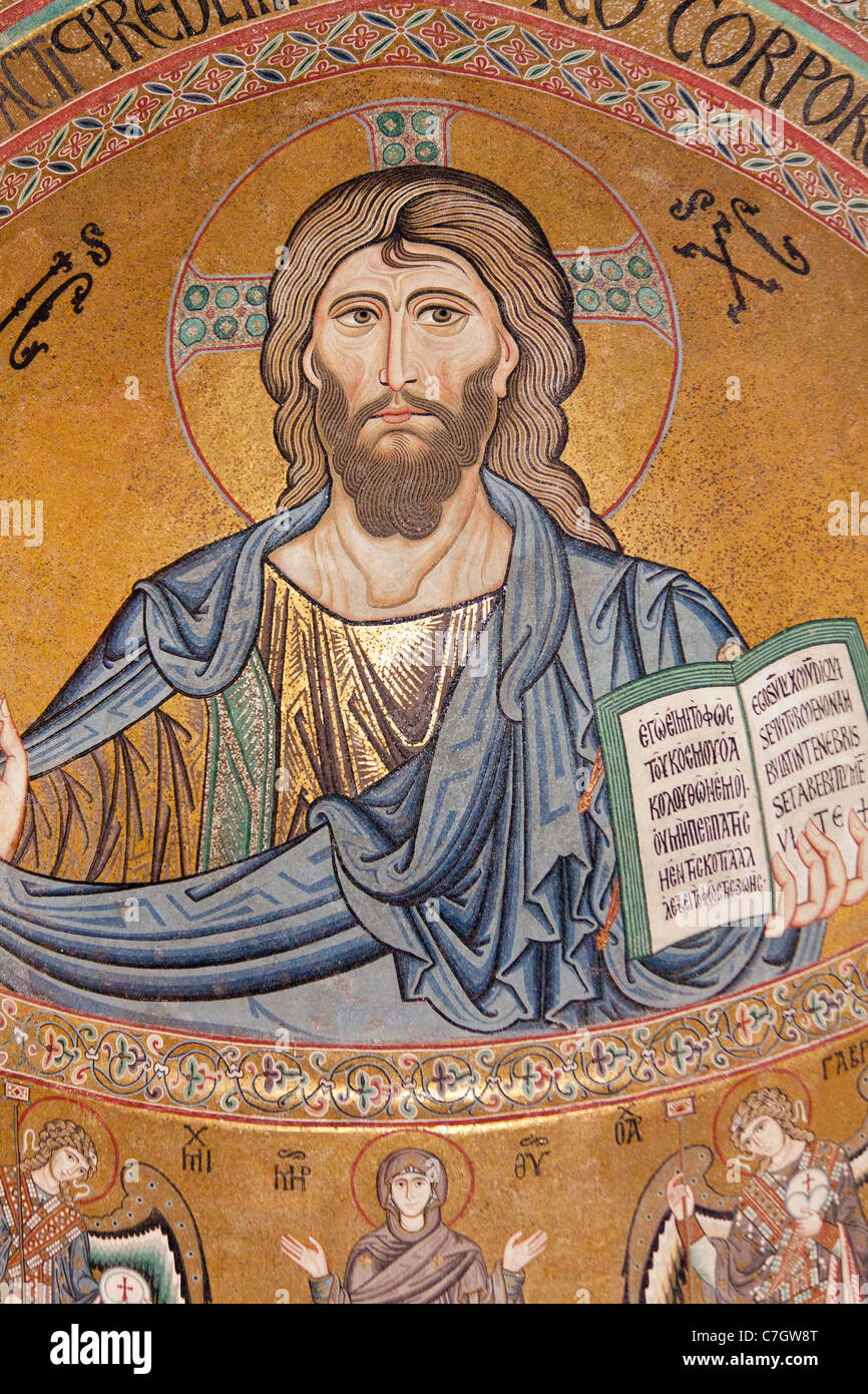 Mosaïque byzantine du Christ sur le plafond de cathédrale de Cefalù, Piazza Duomo, Cefalù, Sicile, Italie Banque D'Images