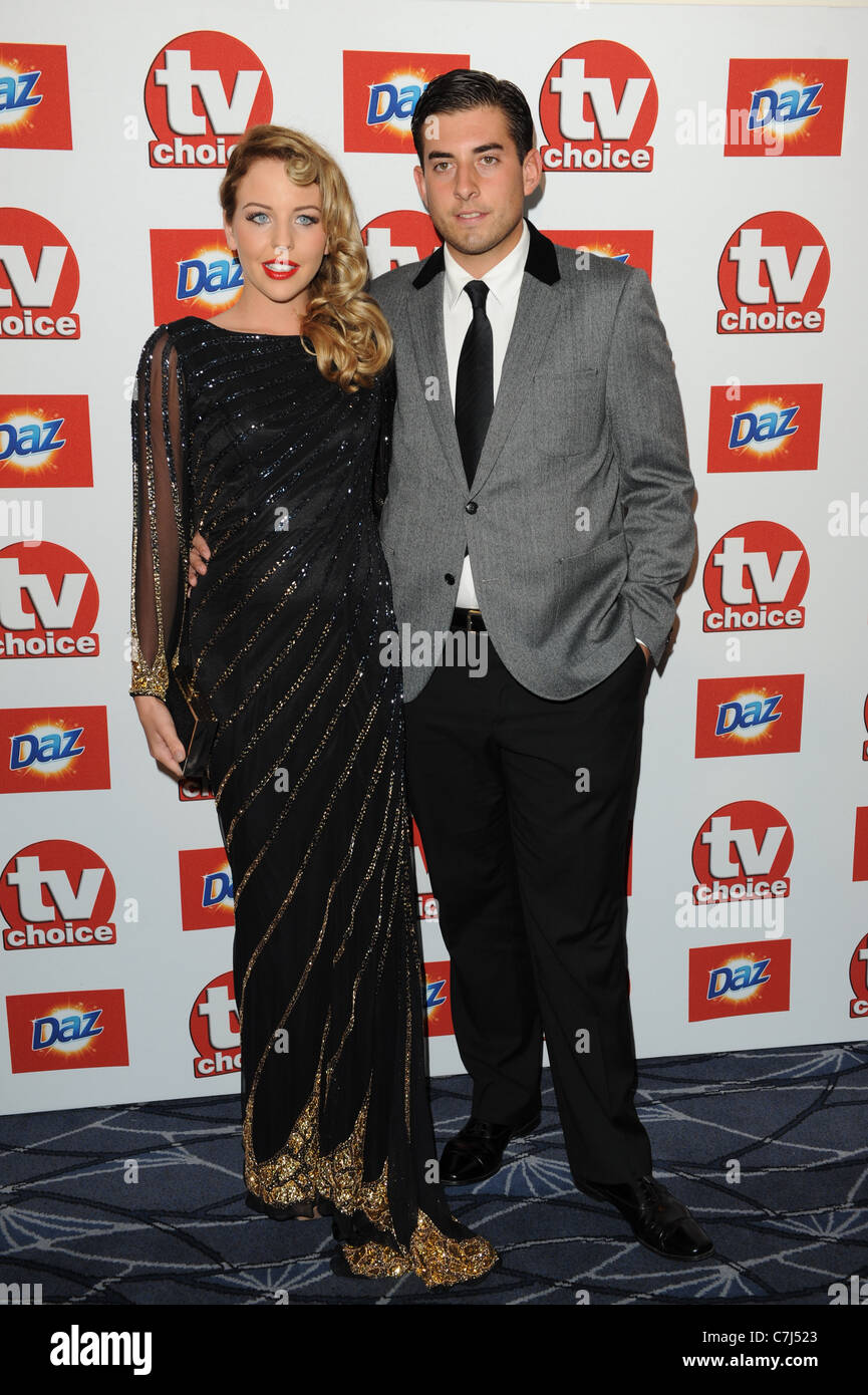 LYDIA BRIGHT & JAMES ARGENT TV CHOICE AWARDS 2011 Le Savoy Hôtel THE STRAND Londres Angleterre 13 Septembre 2011 Banque D'Images