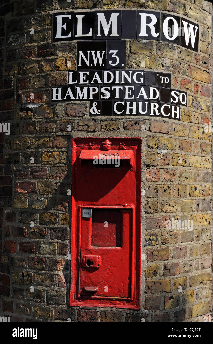 Londres Hampstead, old post box , coin de rue Heath et Elm Row. Banque D'Images